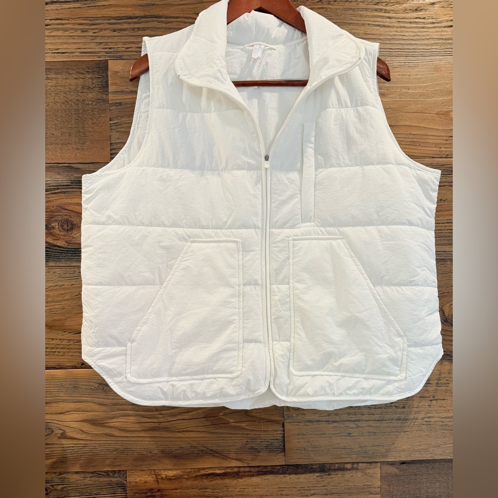 Zella Packable Ivory Cloud Puffer Vest NWOT - Picture 13 of 14